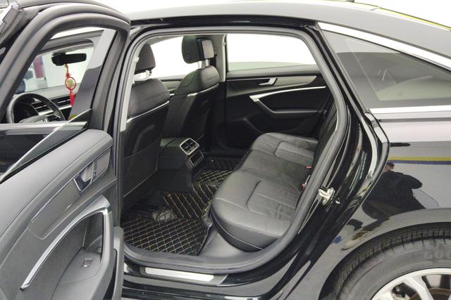 Audi A6L id 3857713 из Китая 14