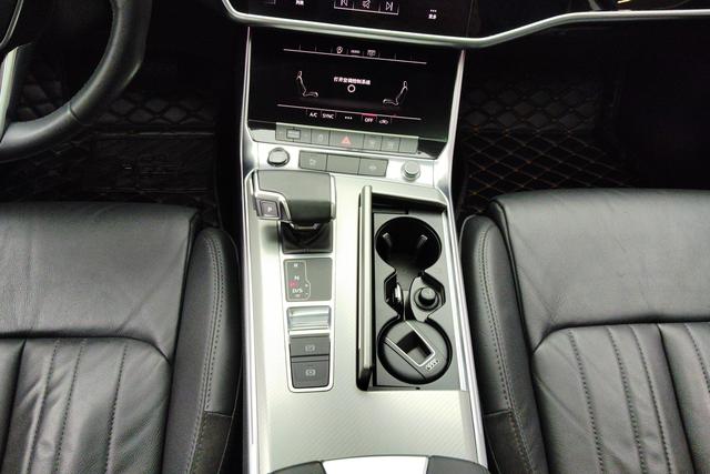 Audi A6L id 3857713 из Китая 16