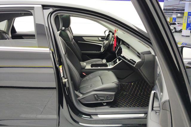 Audi A6L id 3857713 из Китая 17