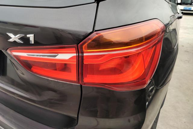 BMW X1 2016 s Drive 18 Li — фото 11