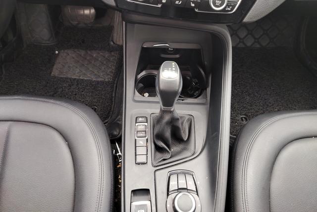 BMW X1 2016 s Drive 18 Li — фото 14