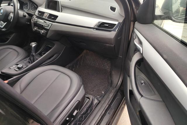 BMW X1 2016 s Drive 18 Li — фото 7