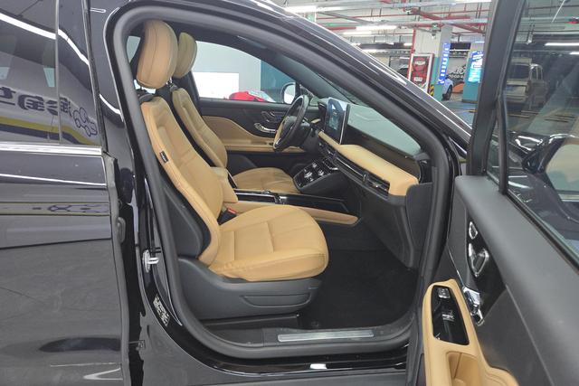 Lincoln Corsair 2022 2.0 T 2 WD — фото 17