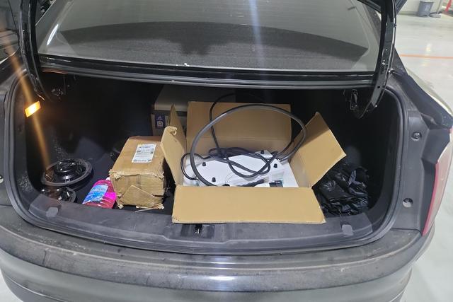 Red flag E-QM5 2023 Черный из Китая, фото 6