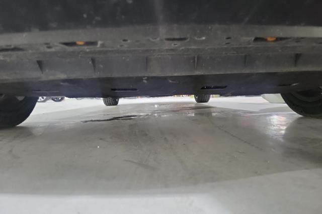 Red flag E-QM5 id 3785172 из Китая 11