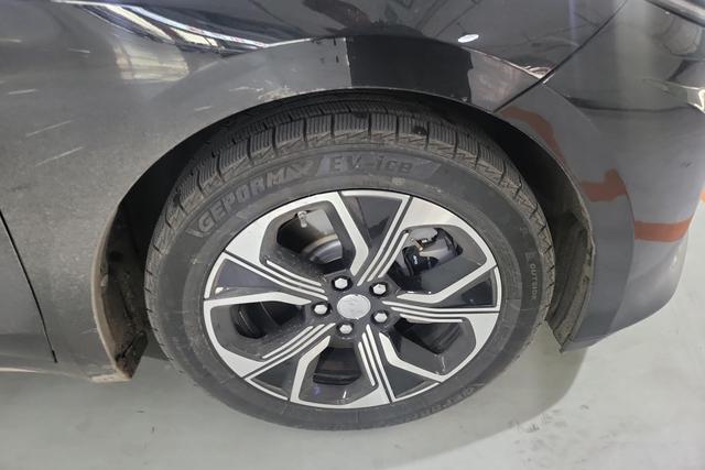 Red flag E-QM5 id 3785172 из Китая 17