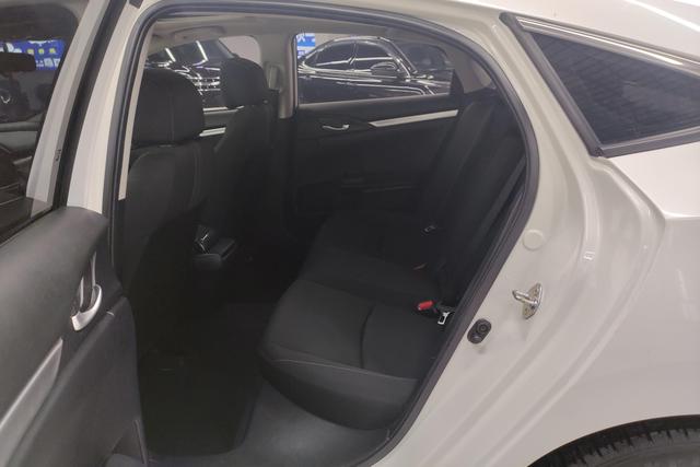 Honda Civic id 3824730 из Китая 7