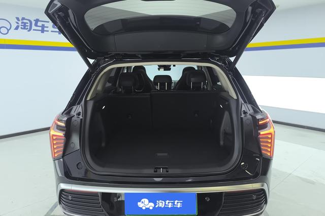 Hongqi HS3 PHEV 2024 115km — фото 17
