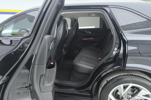 Hongqi HS3 PHEV 2024 115km — фото 16