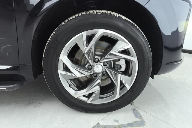 Hongqi HS3 PHEV 2024 115km — фото 9