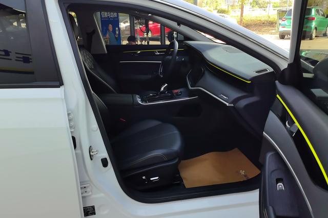 Dongfeng MAX 2021 1.5 T ·Hybrid — фото 15