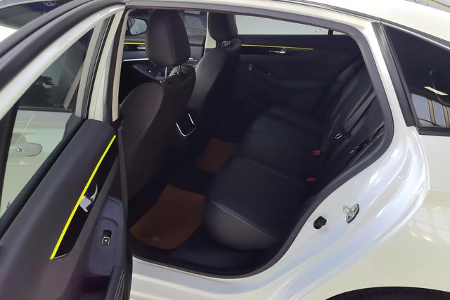 Dongfeng MAX 2021 1.5 T ·Hybrid — фото 16