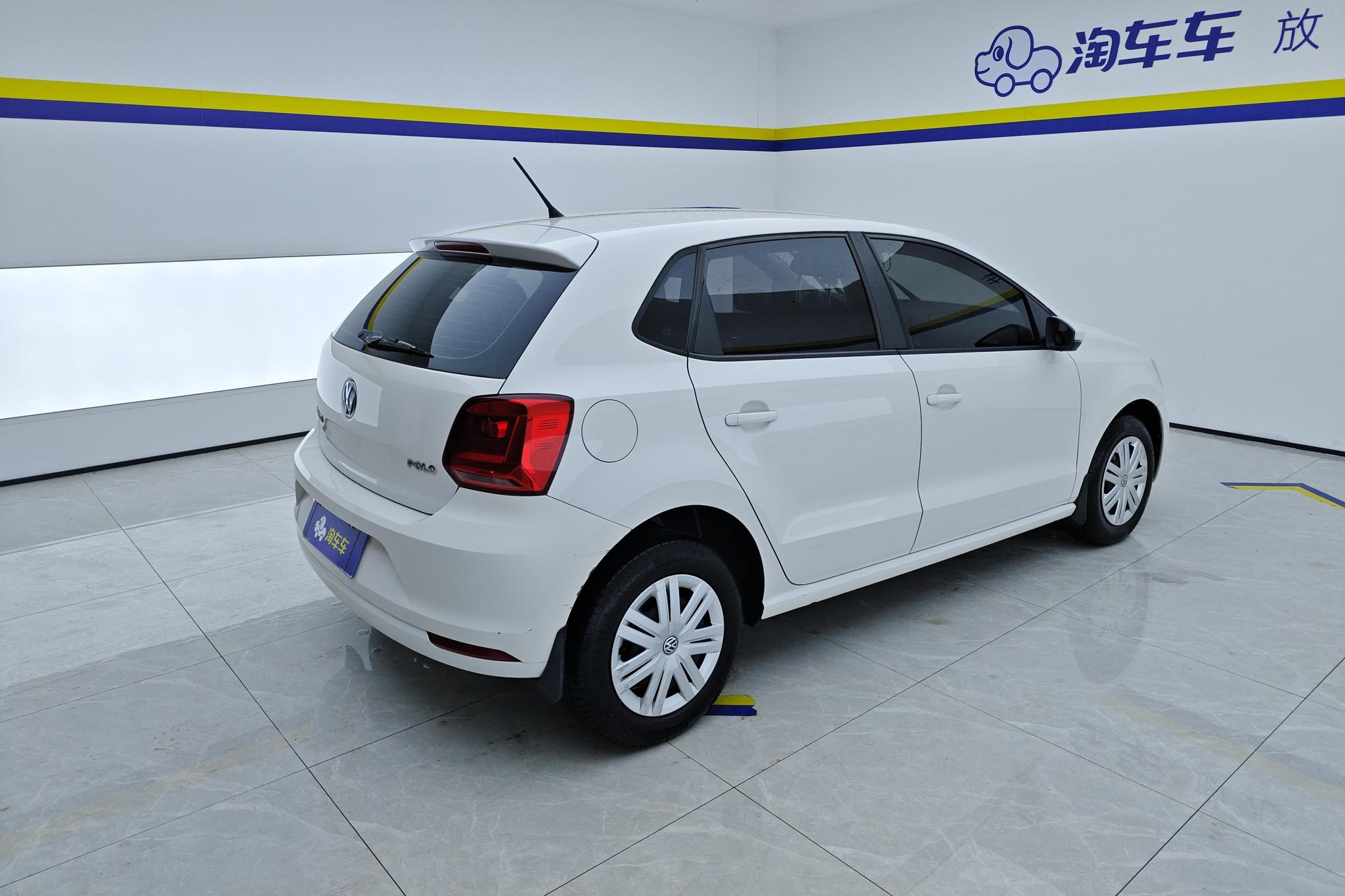 Volkswagen Polo 2014 1.4L MT