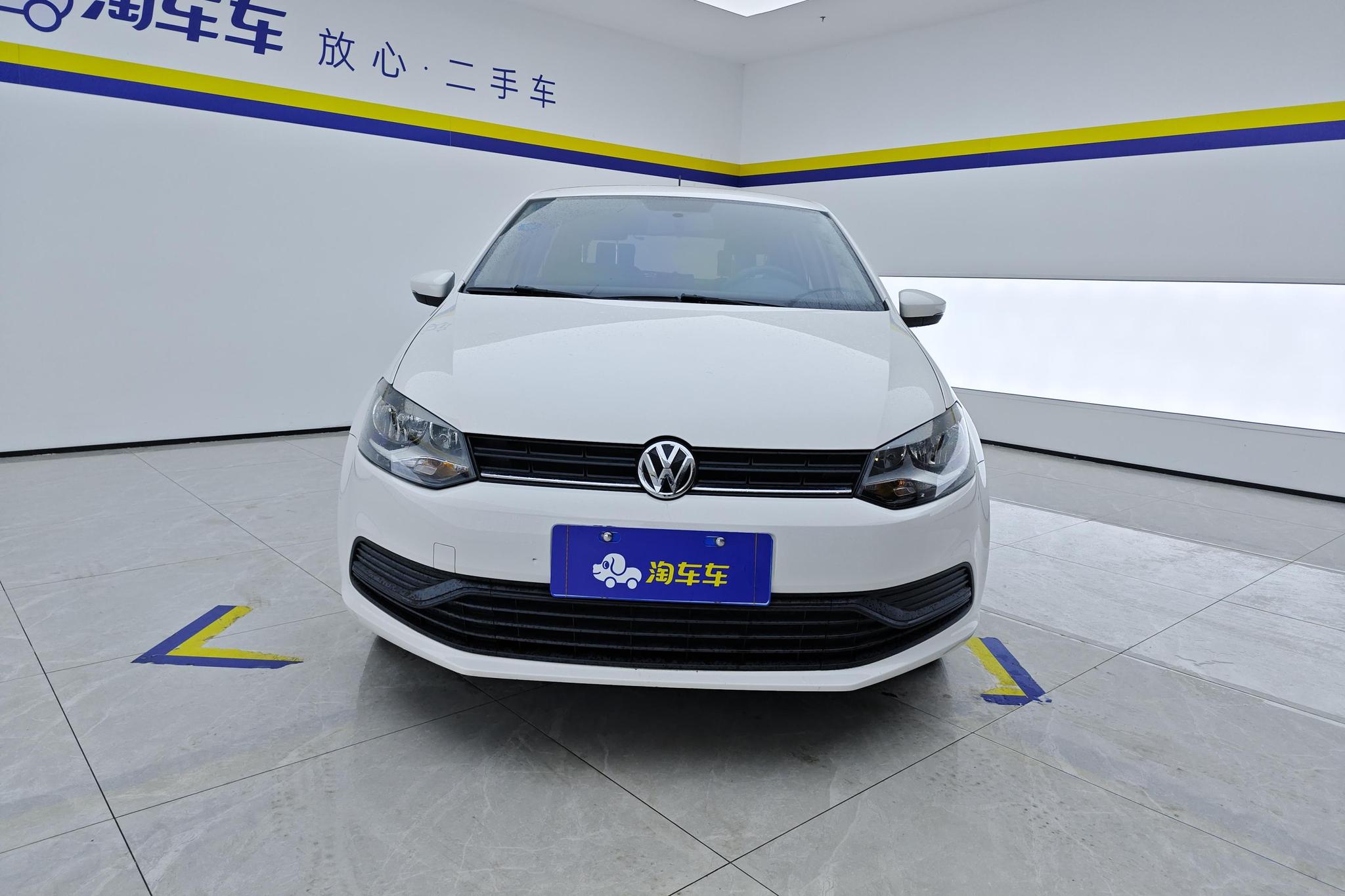 Volkswagen Polo 2014 1.4L MT