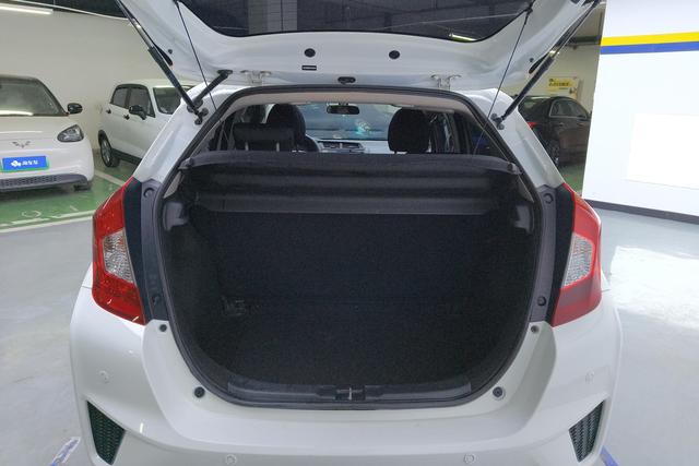 Honda Fit 2016 1.5 L LXS CVT — фото 17