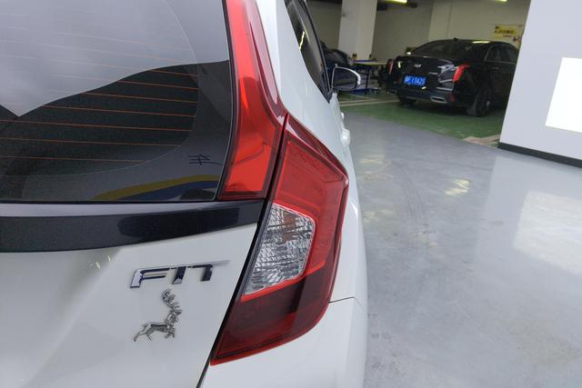 Honda Fit 2016 1.5 L LXS CVT — фото 5
