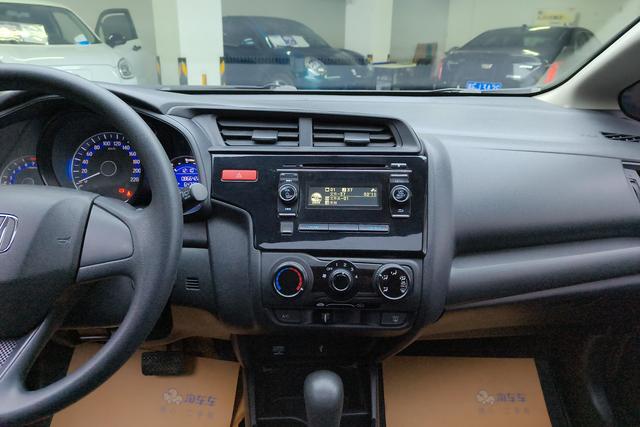 Honda Fit 2016 1.5 L LXS CVT — фото 11