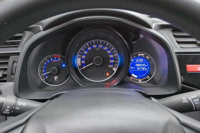 Honda Fit 2016 1.5 L LXS CVT — фото 13