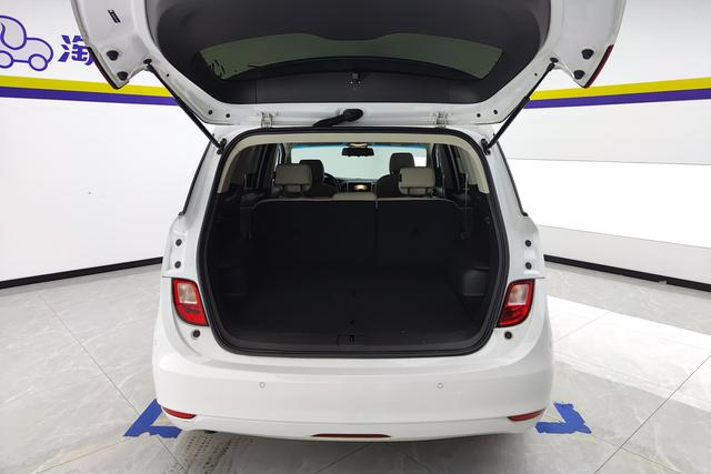 Buick GL6 2019 Белый из Китая