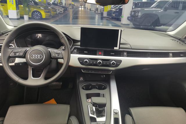 Audi A4L 2024 40 TFSI — фото 13