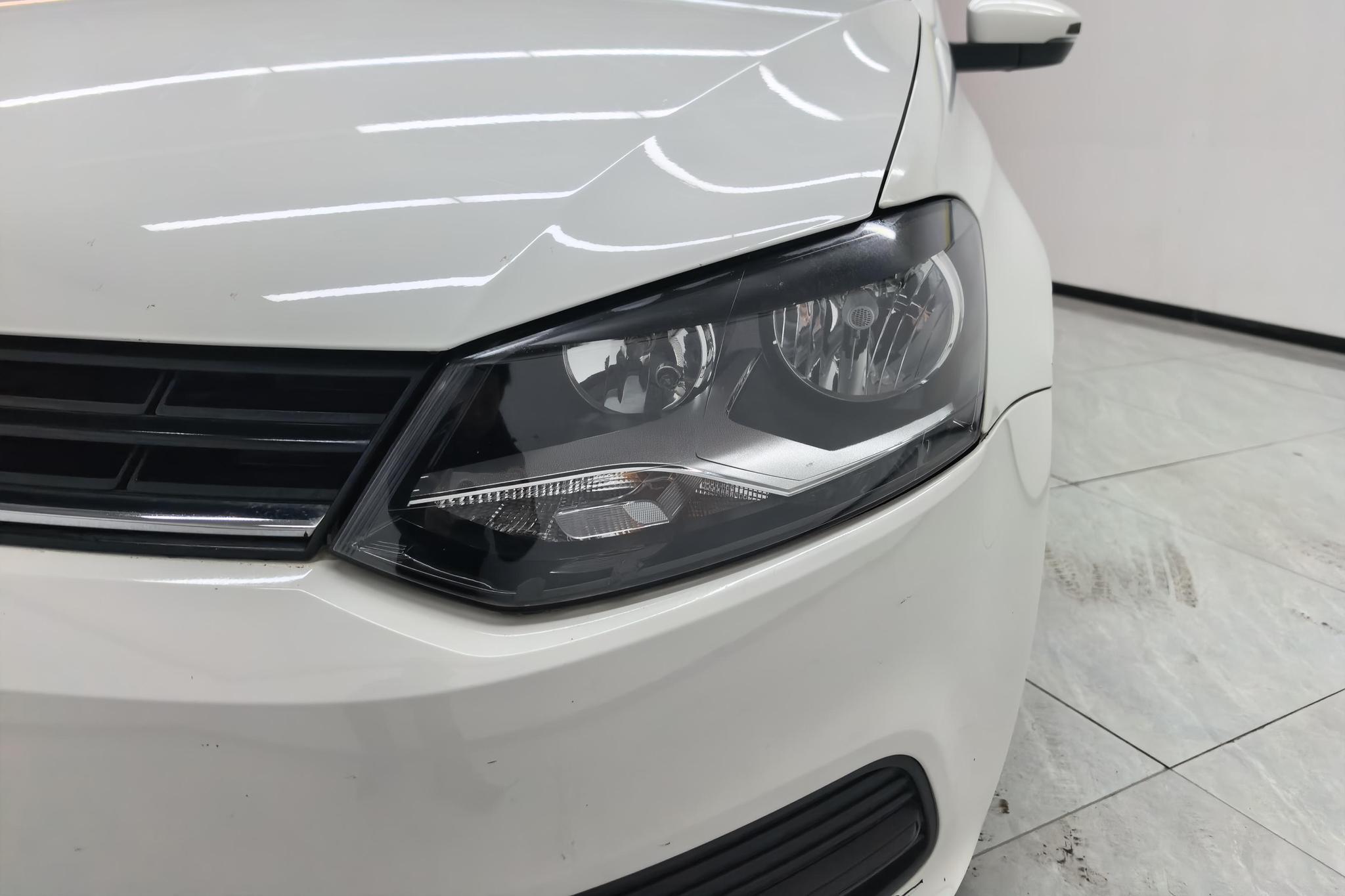 Volkswagen Polo 2018 1.5L AT