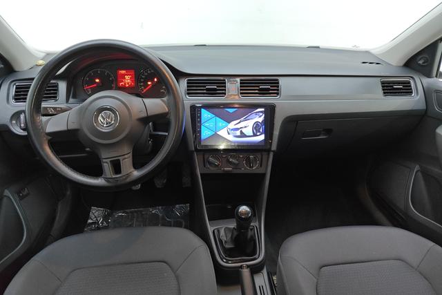 Volkswagen Santana 2015 1.4 L MT — фото 11