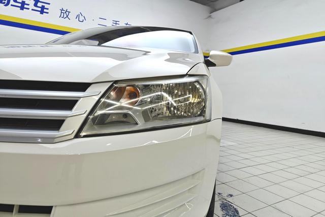 Volkswagen Santana 2015 1.4 L MT — фото 4