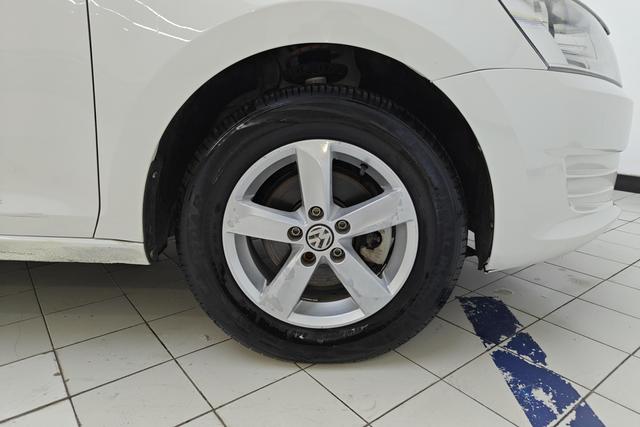Volkswagen Santana 2015 1.4 L MT — фото 9