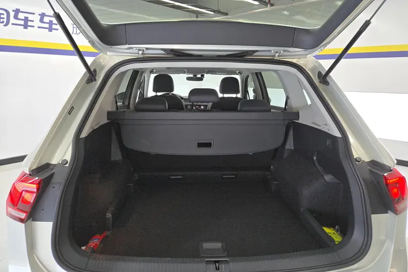 Volkswagen Tiguan L — фото 14