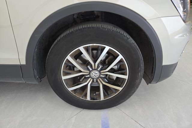 Volkswagen Tiguan L id 3768958 из Китая 17