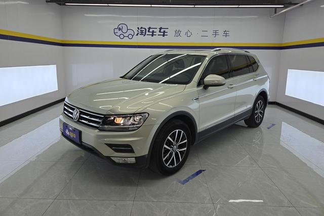 Volkswagen Tiguan L - фото 1