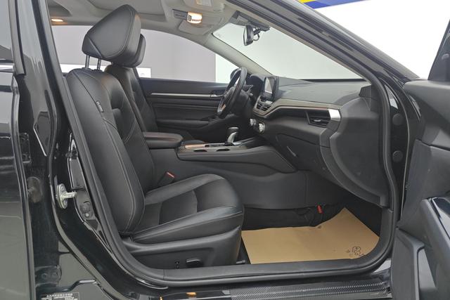 Nissan Teana 2021 Черный из Китая, фото 5