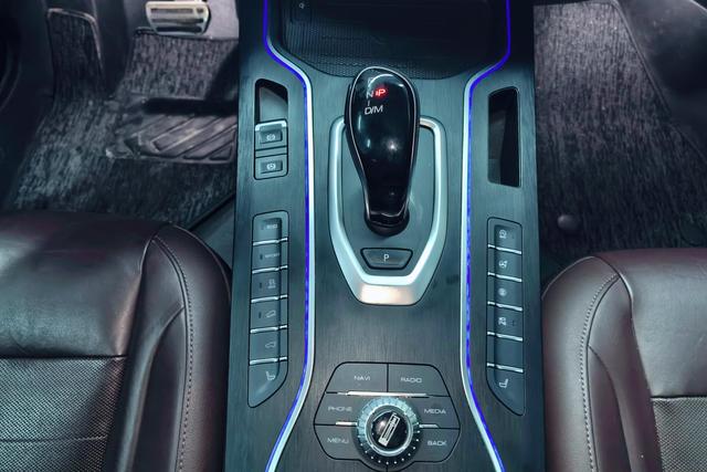 Wei Pai VV7 id 3784806 из Китая 9