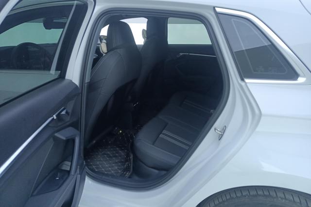 Audi A3 2023 Sportback 35 TFSI Sport — фото 16