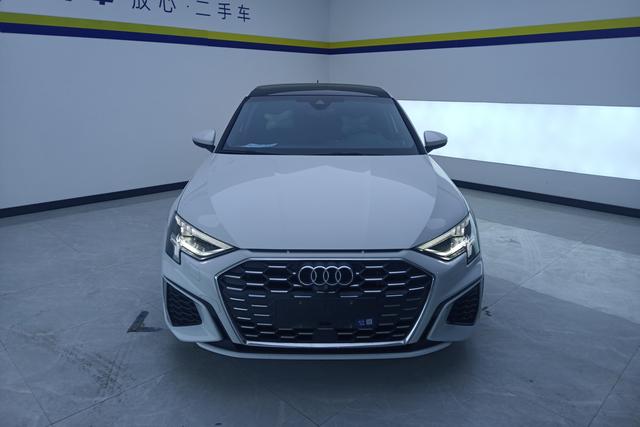 Audi A3 2023 Sportback 35 TFSI Sport — фото 2