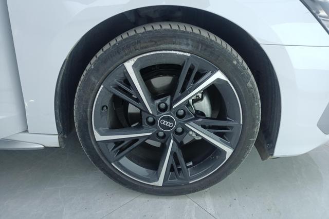 Audi A3 2023 Sportback 35 TFSI Sport — фото 4
