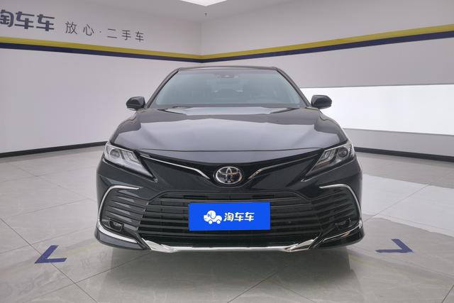 Toyota Camry 2023 2.5 G — фото 2