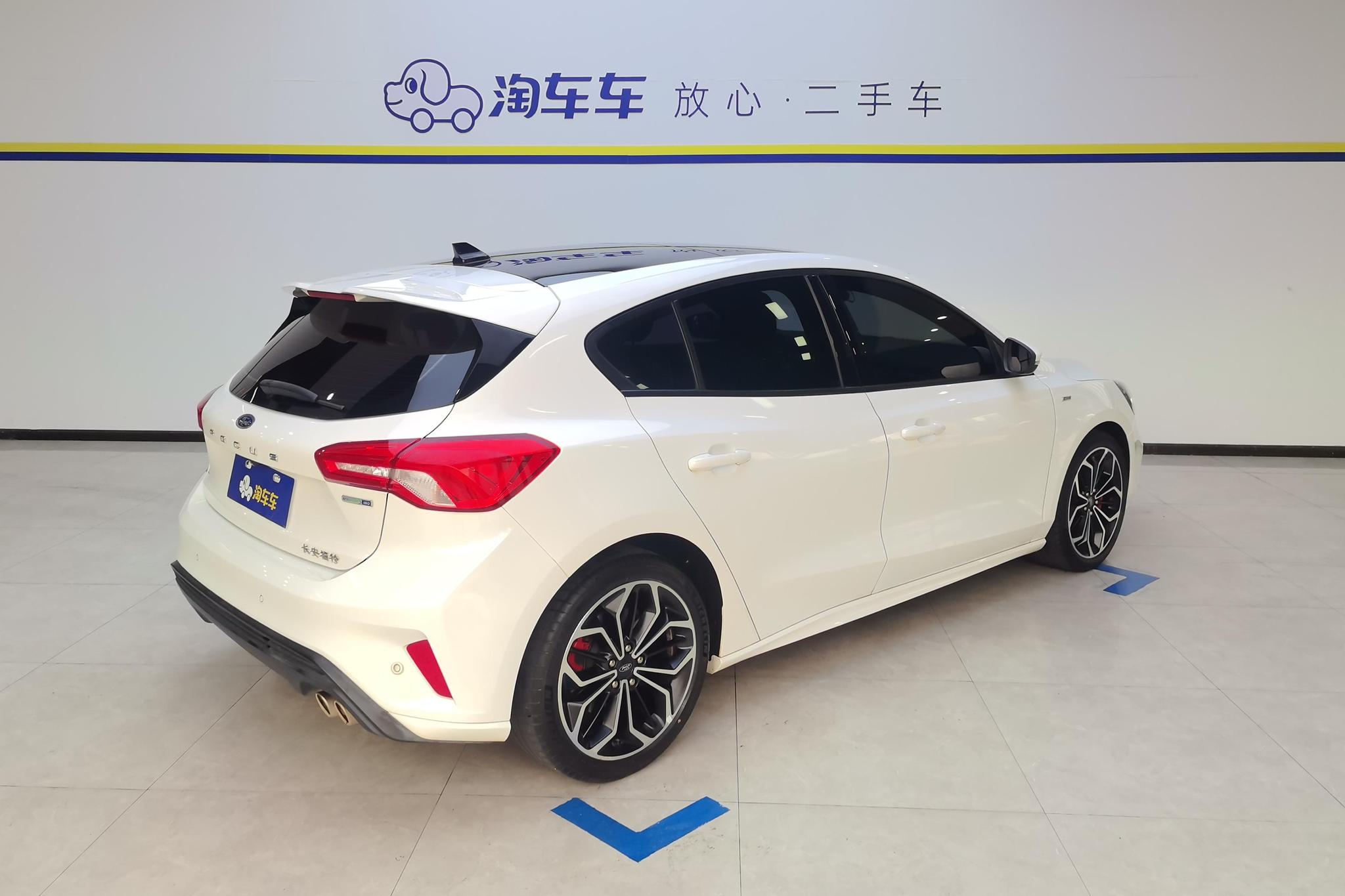Ford Focus 2020 EcoBoost 180 AT ST Line