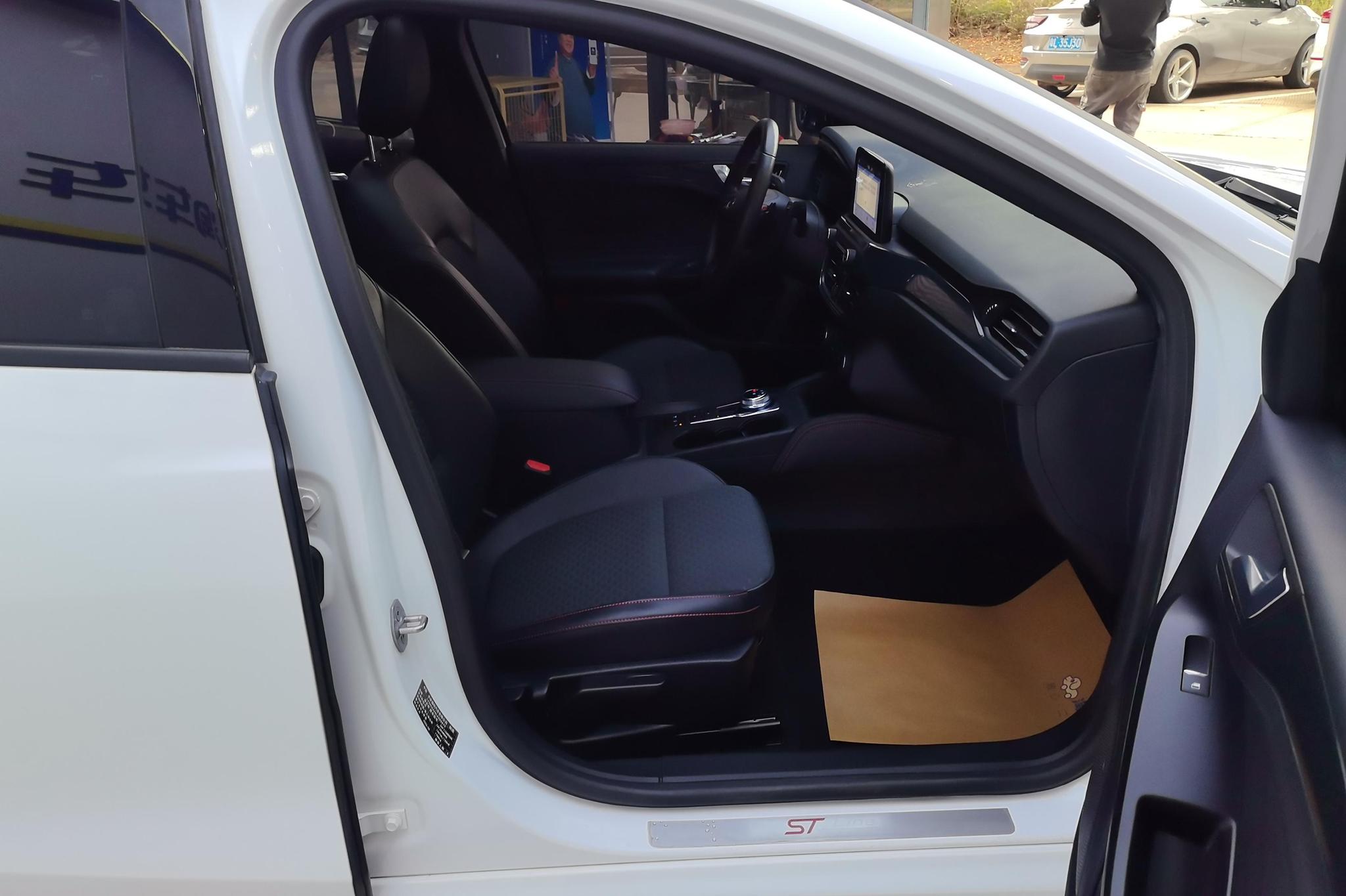 Ford Focus 2020 EcoBoost 180 AT ST Line