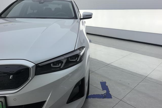 BMW i3 2022 — фото 5