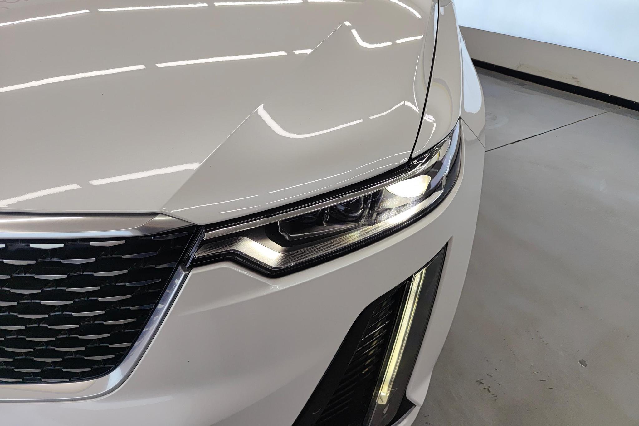 Cadillac XT6 2022 2.0T мест Luxury