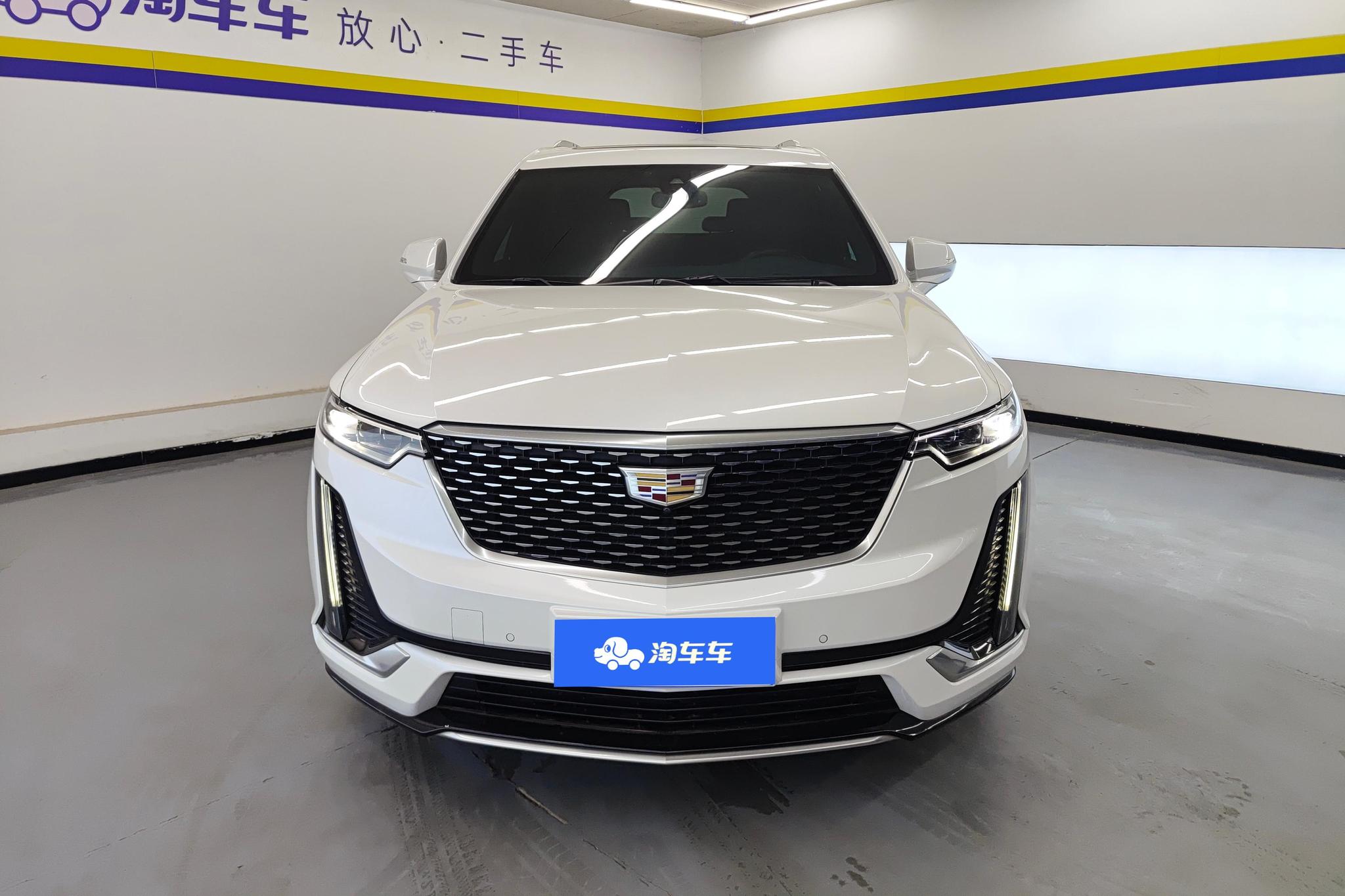 Cadillac XT6 2022 2.0T мест Luxury