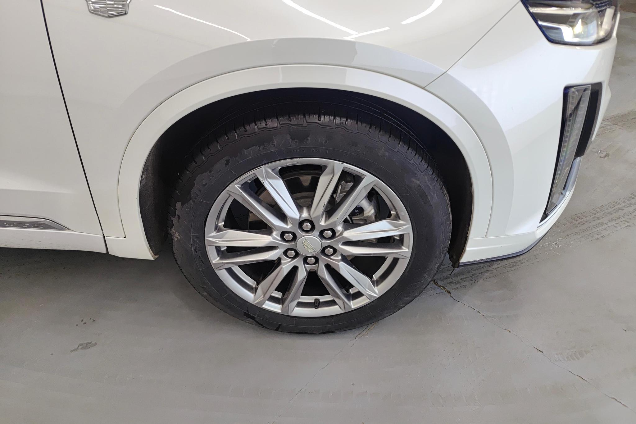 Cadillac XT6 2022 2.0T мест Luxury