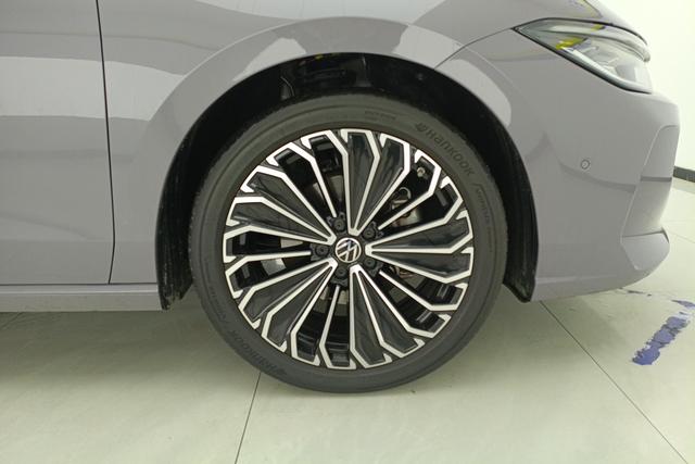 Volkswagen Passat 2024 Темно-серый из Китая