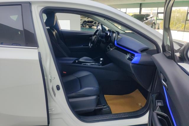 Toyota C-HR 2021 2.0 L — фото 15