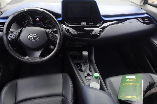 Toyota C-HR 2022 2.0 L — фото 13