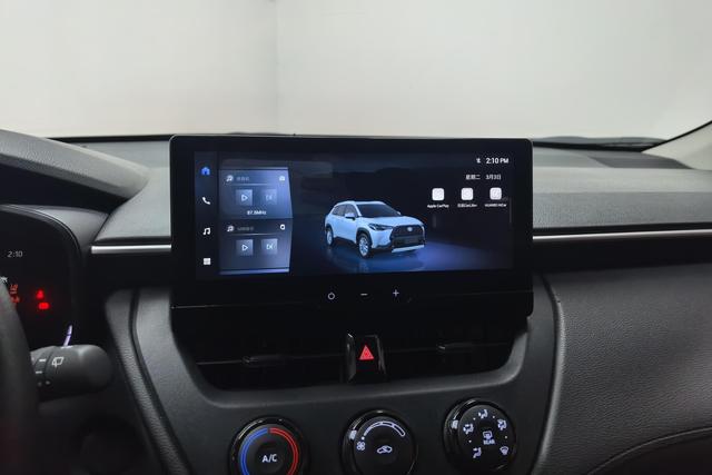 Toyota Corolla Cross 2024 2.0 L CVT — фото 12