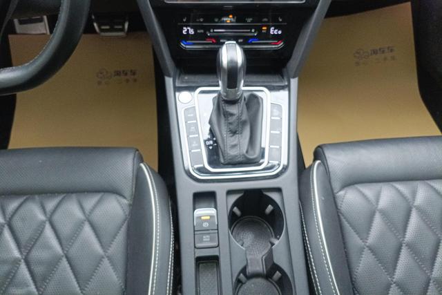 Volkswagen Magotan PHEV 2021 Черный из Китая