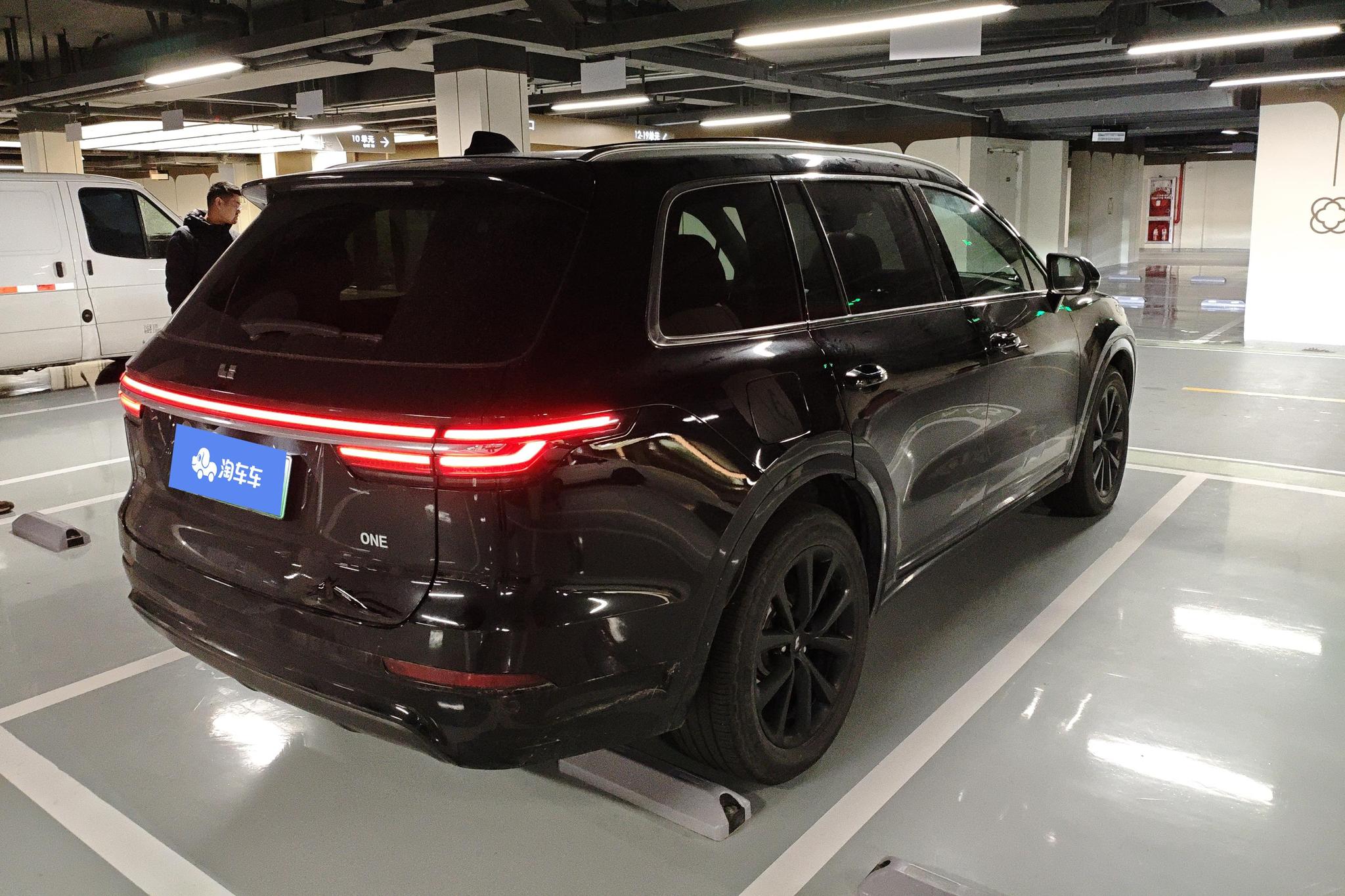 Li Auto ONE 2020 6 мест