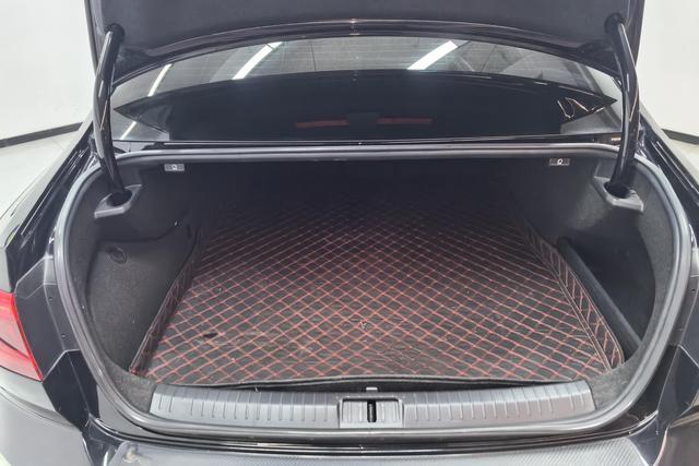 Volkswagen Magotan PHEV 2021 Черный из Китая, фото 2